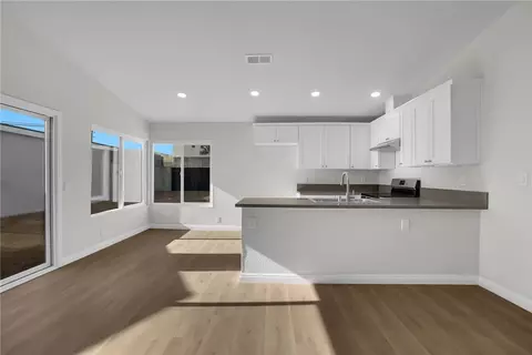 Living - 543 E Lincoln St, Carson, CA 90745 photo 6 of 9