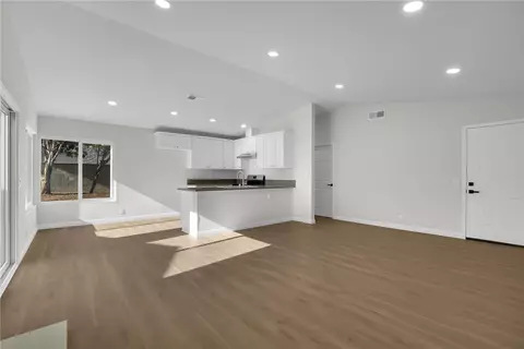 Living - 543 E Lincoln St, Carson, CA 90745 photo 7 of 9