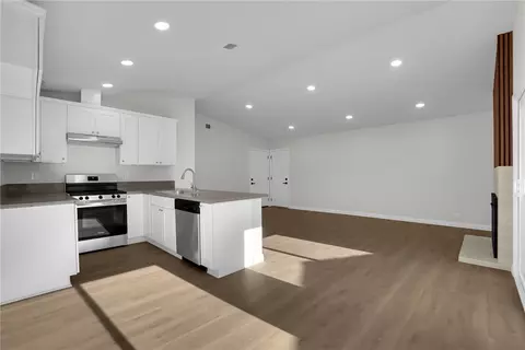 Living - 543 E Lincoln St, Carson, CA 90745 photo 5 of 9