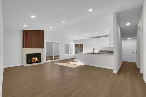 Living - 543 E Lincoln St, Carson, CA 90745 photo 3 of 9