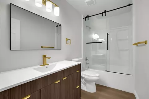 Bath - 543 E Lincoln St, Carson, CA 90745 photo 2 of 4