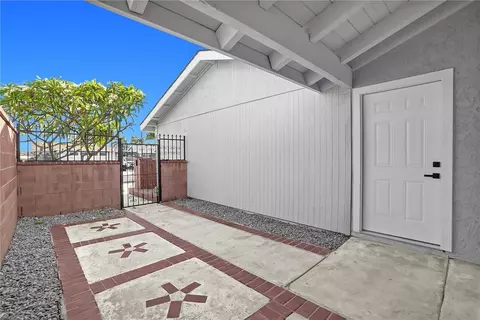 Exterior - 543 E Lincoln St, Carson, CA 90745 photo 6 of 13