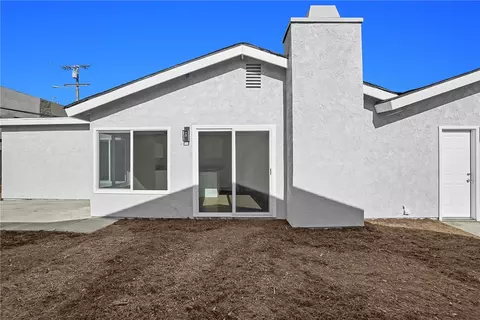 Exterior - 543 E Lincoln St, Carson, CA 90745 photo 9 of 13