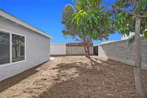 Exterior - 543 E Lincoln St, Carson, CA 90745 photo 4 of 13