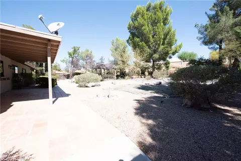 Exterior - 19934 Itasca, Apple Valley, CA 92308 photo 8 of 11