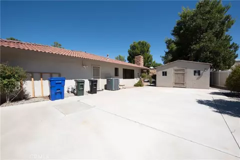 Exterior - 19934 Itasca, Apple Valley, CA 92308 photo 10 of 11