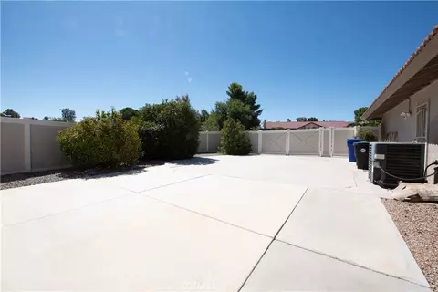Exterior - 19934 Itasca, Apple Valley, CA 92308 photo 9 of 11