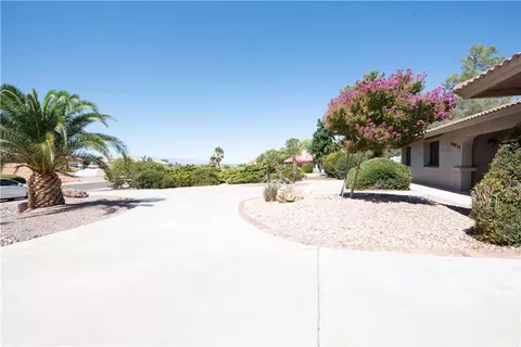 Exterior - 19934 Itasca, Apple Valley, CA 92308 photo 5 of 11