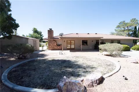 Exterior - 19934 Itasca, Apple Valley, CA 92308 photo 6 of 11