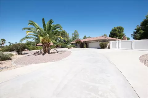 Exterior - 19934 Itasca, Apple Valley, CA 92308 photo 3 of 11