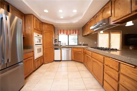 Kitchen - 19934 Itasca, Apple Valley, CA 92308 photo 1 of 1