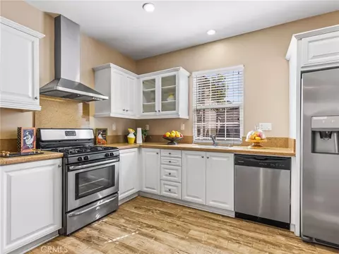 Kitchen - 60 Pathway, Irvine, CA 92618 photo 2 of 3