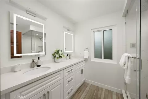 Bath - 2000 Holly Ave, Arcadia, CA 91007 photo 4 of 7