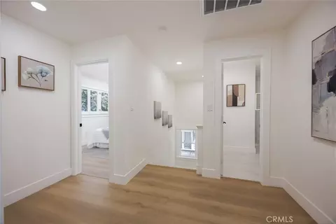 Entry Way - 525 E Jackson St, Pasadena, CA 91104 photo 6 of 6