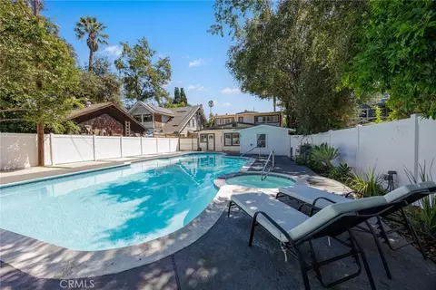 Exterior - 525 E Jackson St, Pasadena, CA 91104 photo 13 of 18