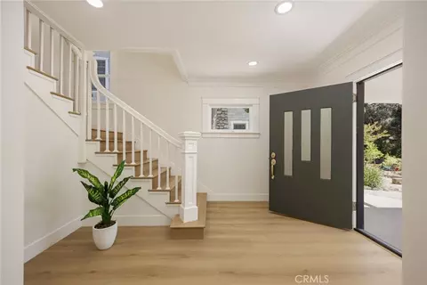 Entry Way - 525 E Jackson St, Pasadena, CA 91104 photo 1 of 6