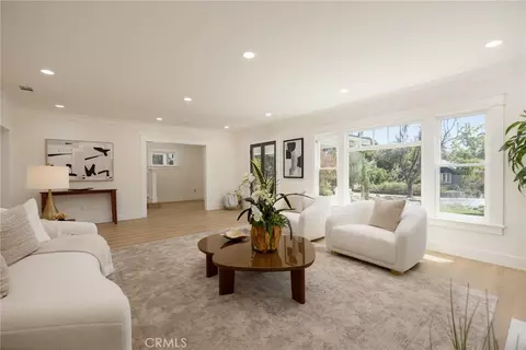 Living - 525 E Jackson St, Pasadena, CA 91104 photo 3 of 5