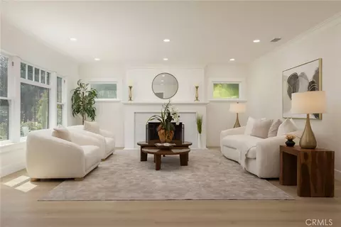 Living - 525 E Jackson St, Pasadena, CA 91104 photo 2 of 5