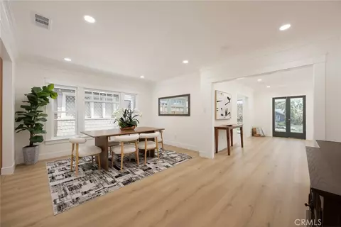 Entry Way - 525 E Jackson St, Pasadena, CA 91104 photo 2 of 6