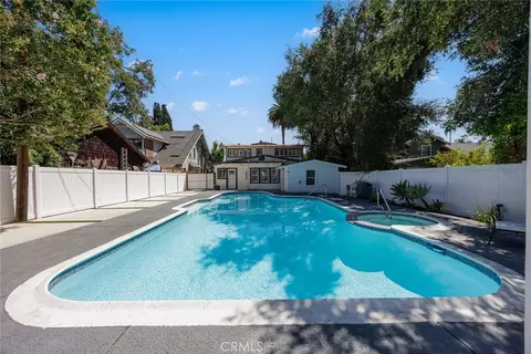 Exterior - 525 E Jackson St, Pasadena, CA 91104 photo 12 of 18