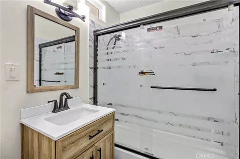 Bath - 4832 Mitchell Ave, Riverside, CA 92505 photo 3 of 3