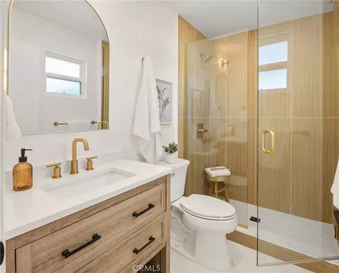 Bath - 722 Isidore St, Oceanside, CA 92057 photo 3 of 4