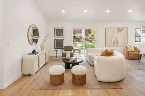 Living - 722 Isidore St, Oceanside, CA 92057 photo 1 of 2