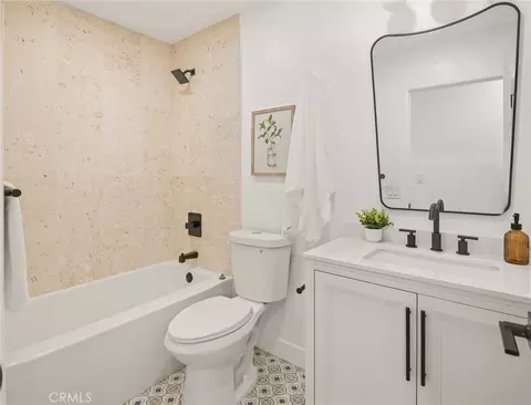 Bath - 722 Isidore St, Oceanside, CA 92057 photo 2 of 4