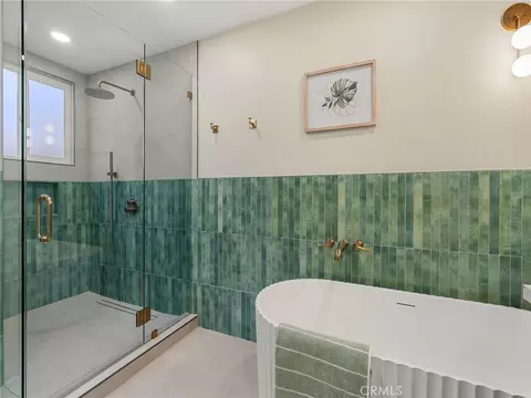 Bath - 323 Santa Rosa Rd, Arcadia, CA 91007 photo 3 of 6