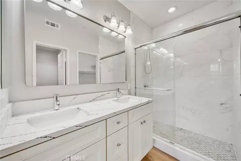 Bath - 44940 Honey Locust, Temecula, CA 92592 photo 1 of 3