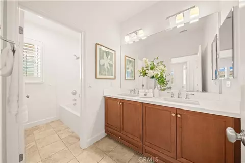 Bath - 54 Painted Cameo, Irvine, CA 92602 photo 3 of 3