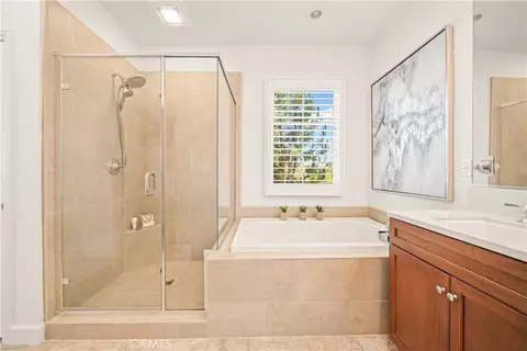 Bath - 54 Painted Cameo, Irvine, CA 92602 photo 2 of 3