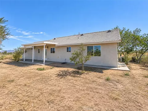Exterior - 10968 Nambe, Apple Valley, CA 92308 photo 4 of 9