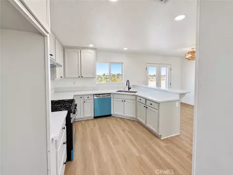 Kitchen - 10968 Nambe, Apple Valley, CA 92308 photo 3 of 3
