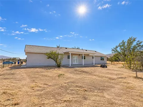Exterior - 10968 Nambe, Apple Valley, CA 92308 photo 8 of 9
