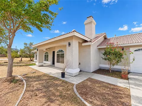 Exterior - 10968 Nambe, Apple Valley, CA 92308 photo 3 of 9