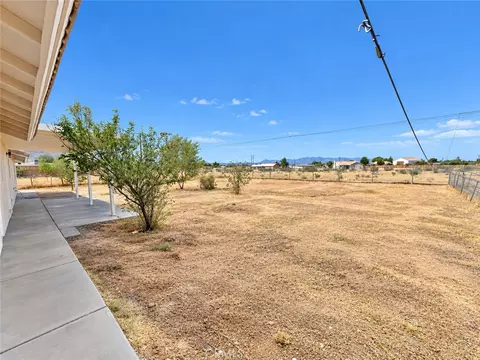 Exterior - 10968 Nambe, Apple Valley, CA 92308 photo 7 of 9
