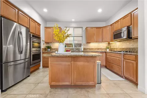 Kitchen - 30 Bombay, Irvine, CA 92620 photo 2 of 2