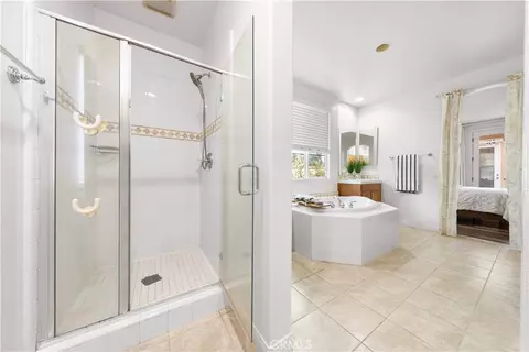Bath - 30 Bombay, Irvine, CA 92620 photo 4 of 5