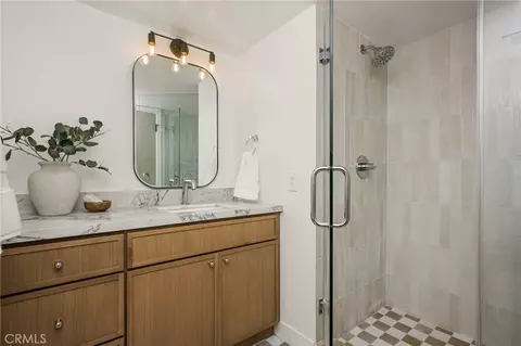 Bath - 3106 Lilly Ave, Long Beach, CA 90808 photo 2 of 6
