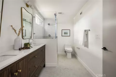 Bath - 3106 Lilly Ave, Long Beach, CA 90808 photo 4 of 6