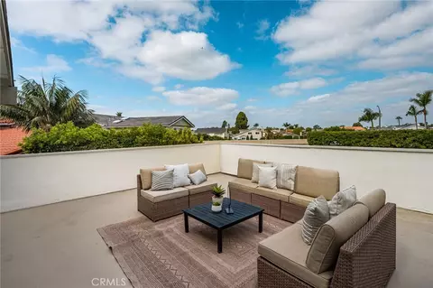 Exterior - 3106 Lilly Ave, Long Beach, CA 90808 photo 3 of 9