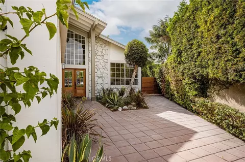 Exterior - 3106 Lilly Ave, Long Beach, CA 90808 photo 2 of 9
