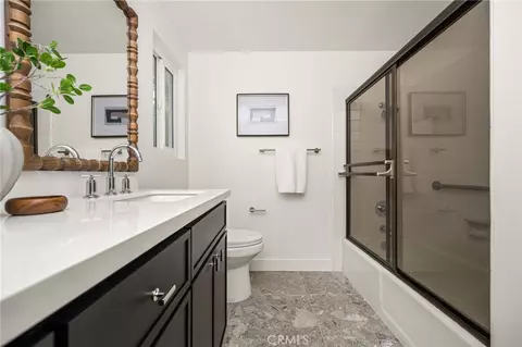 Bath - 3106 Lilly Ave, Long Beach, CA 90808 photo 6 of 6