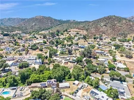 View/Area - 707 Silverbrook, El Cajon, CA 92019 photo 1 of 2