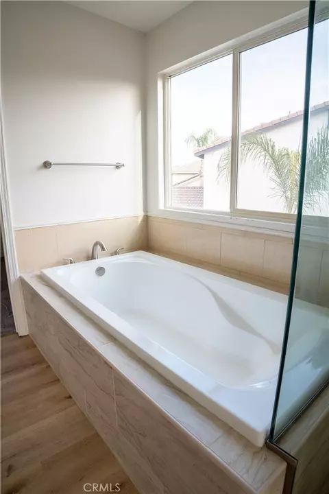 Bath - 105 Galileo Ln, Perris, CA 92571 photo 9 of 12