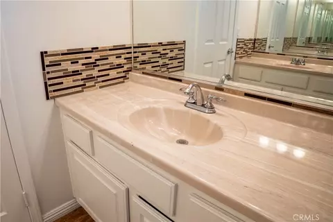 Bath - 105 Galileo Ln, Perris, CA 92571 photo 1 of 12