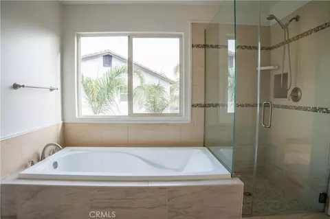 Bath - 105 Galileo Ln, Perris, CA 92571 photo 5 of 12