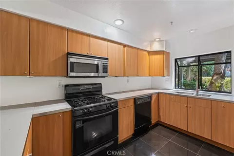 Kitchen - 1052 Seco, Pasadena, CA 91103 photo 2 of 3