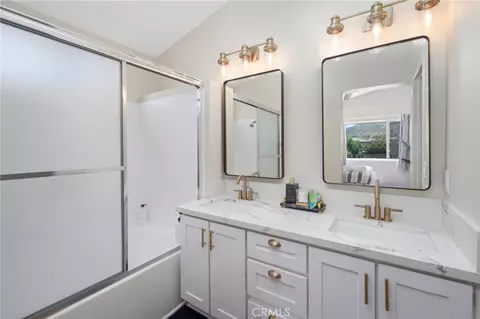 Bath - 15737 Firethorn, Fontana, CA 92337 photo 3 of 4